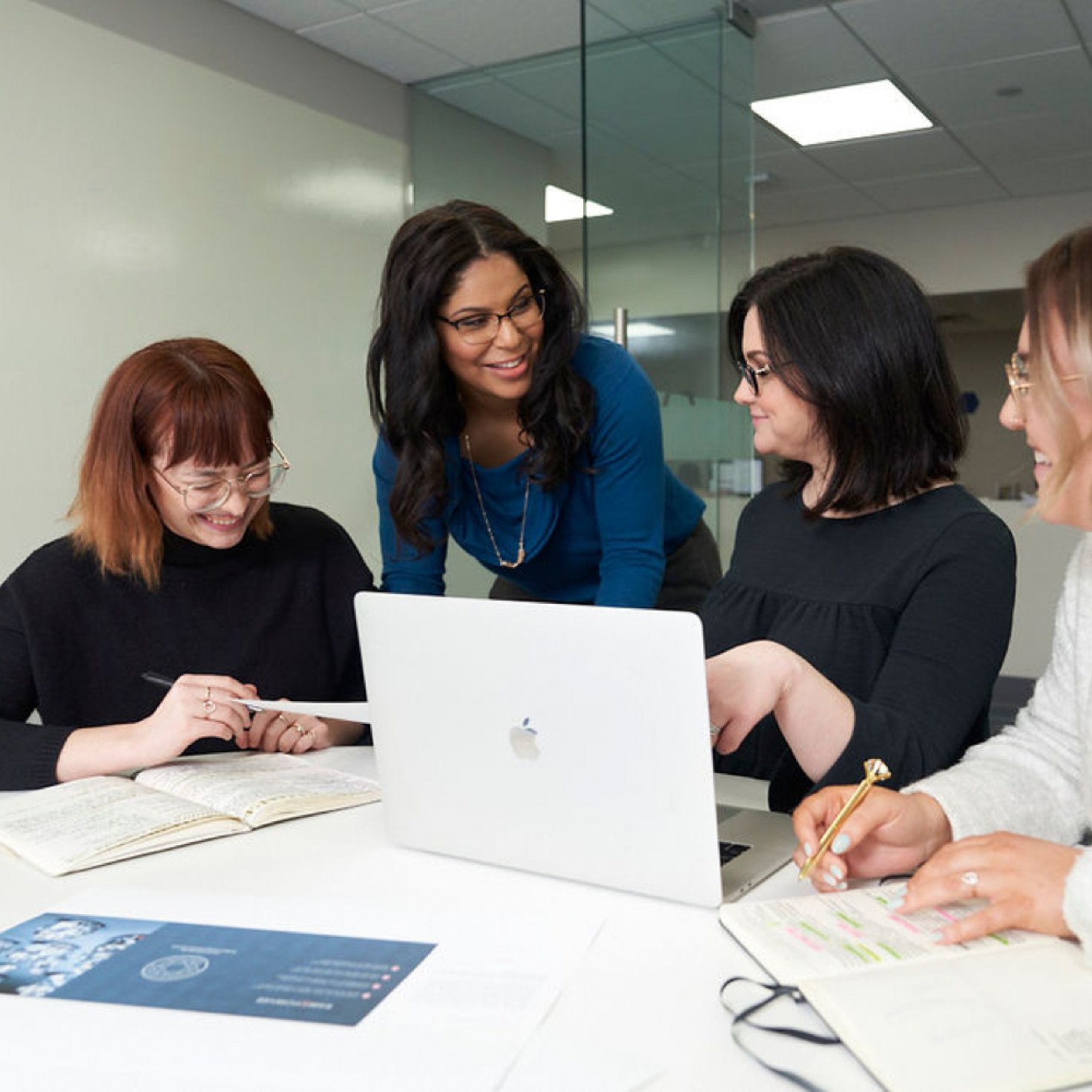 Customer Service Associate Rdi America's Diamond Specialist | RDI Diamonds